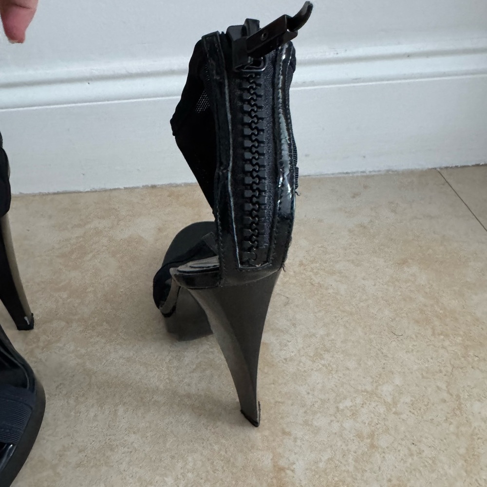 Burberry Mesh D'Orsay Pumps - Picture 5 of 9